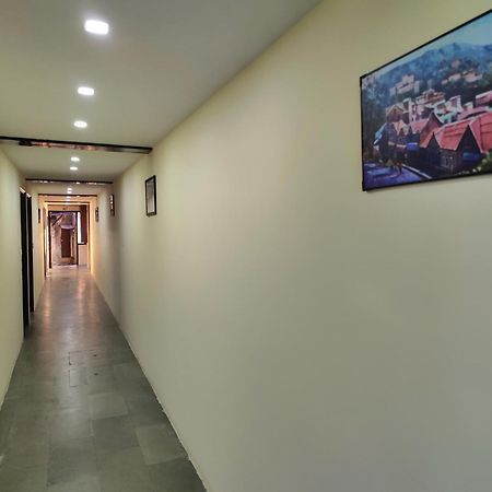 שימלה The Ashoka Inn 300Mts Walkable From Mall Road מראה חיצוני תמונה