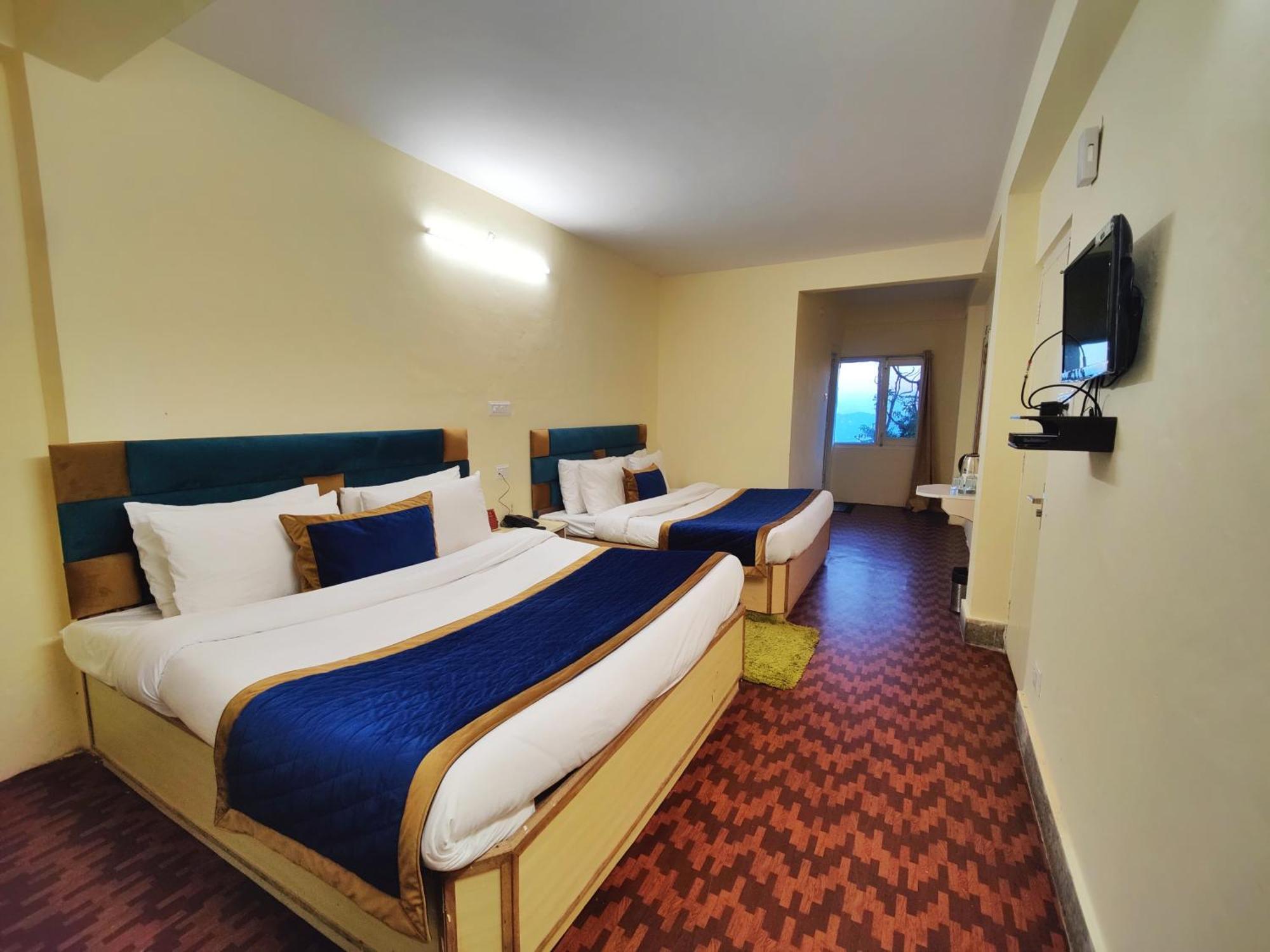 שימלה The Ashoka Inn 300Mts Walkable From Mall Road מראה חיצוני תמונה