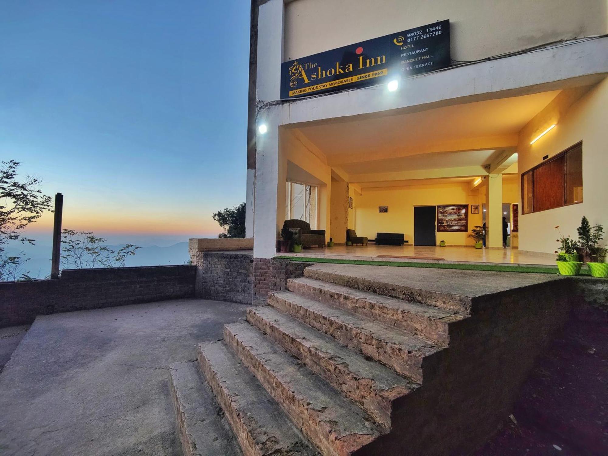 שימלה The Ashoka Inn 300Mts Walkable From Mall Road מראה חיצוני תמונה