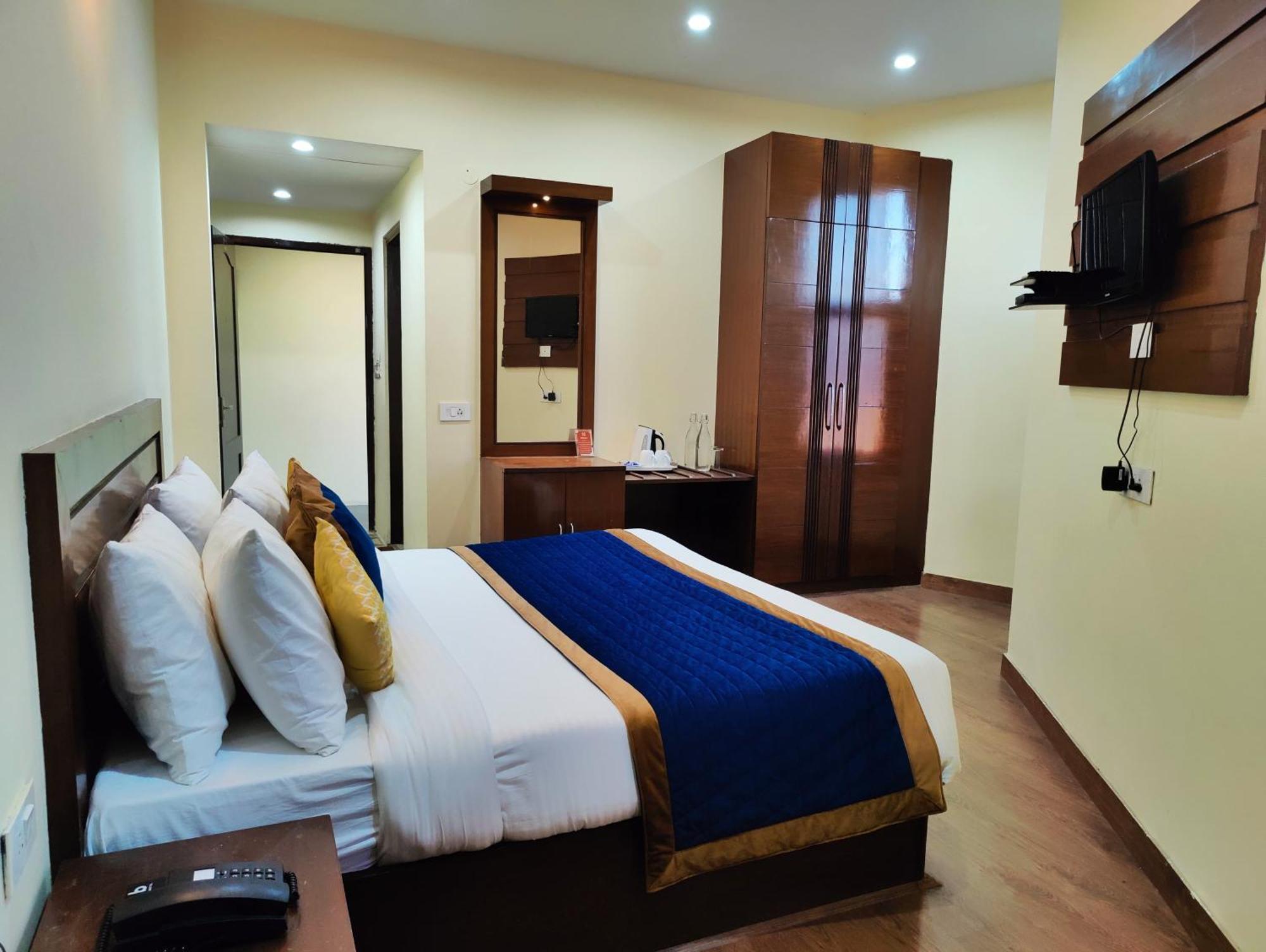 שימלה The Ashoka Inn 300Mts Walkable From Mall Road מראה חיצוני תמונה