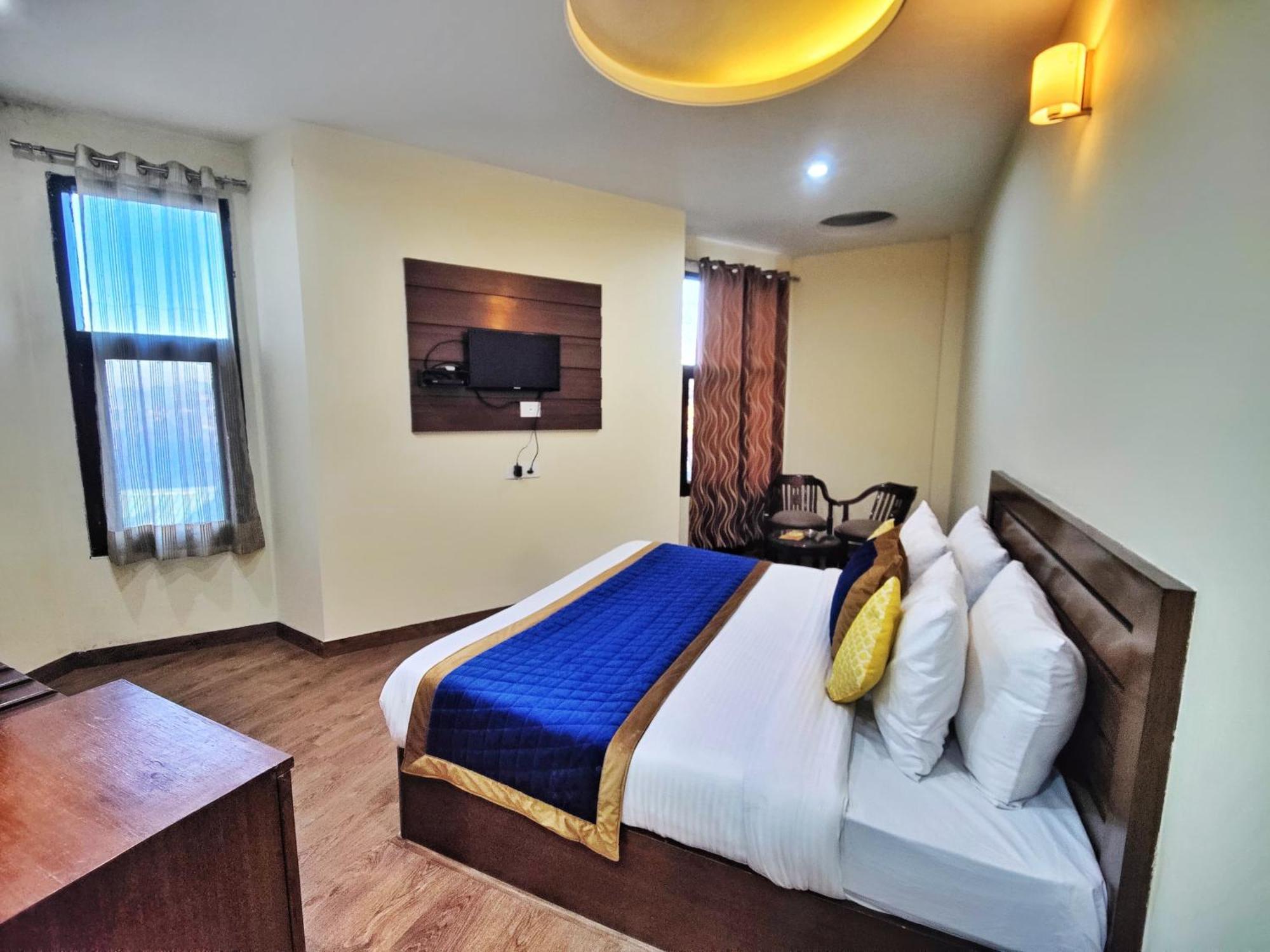שימלה The Ashoka Inn 300Mts Walkable From Mall Road מראה חיצוני תמונה