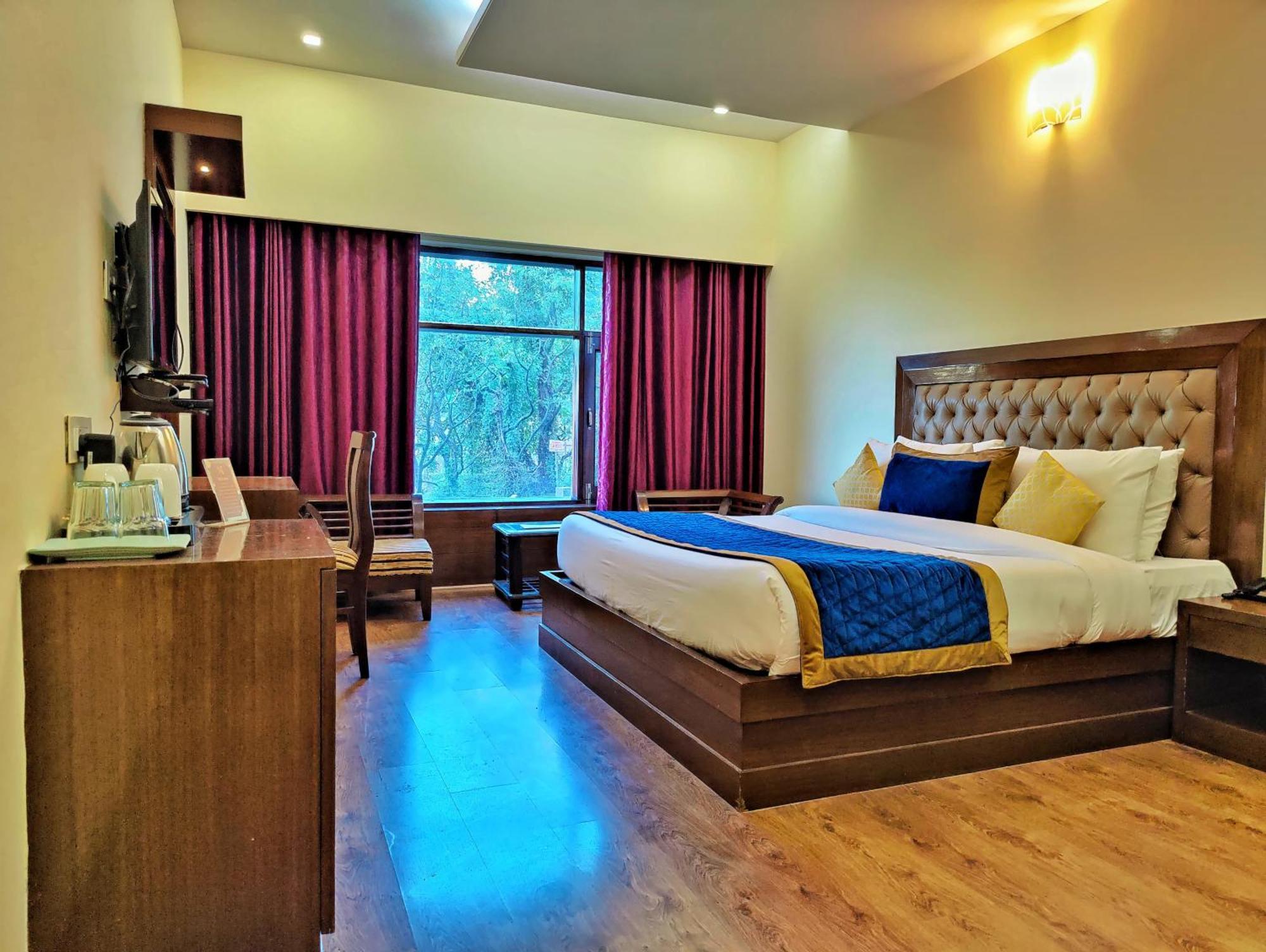 שימלה The Ashoka Inn 300Mts Walkable From Mall Road מראה חיצוני תמונה