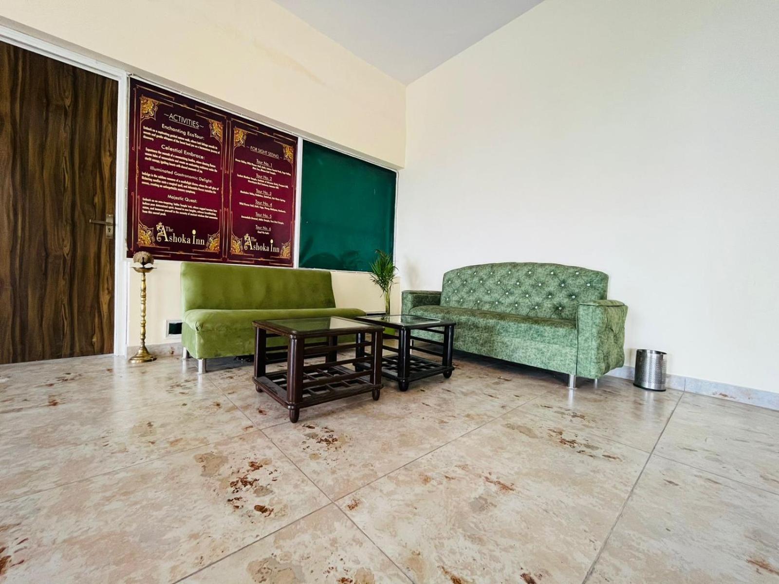 שימלה The Ashoka Inn 300Mts Walkable From Mall Road מראה חיצוני תמונה