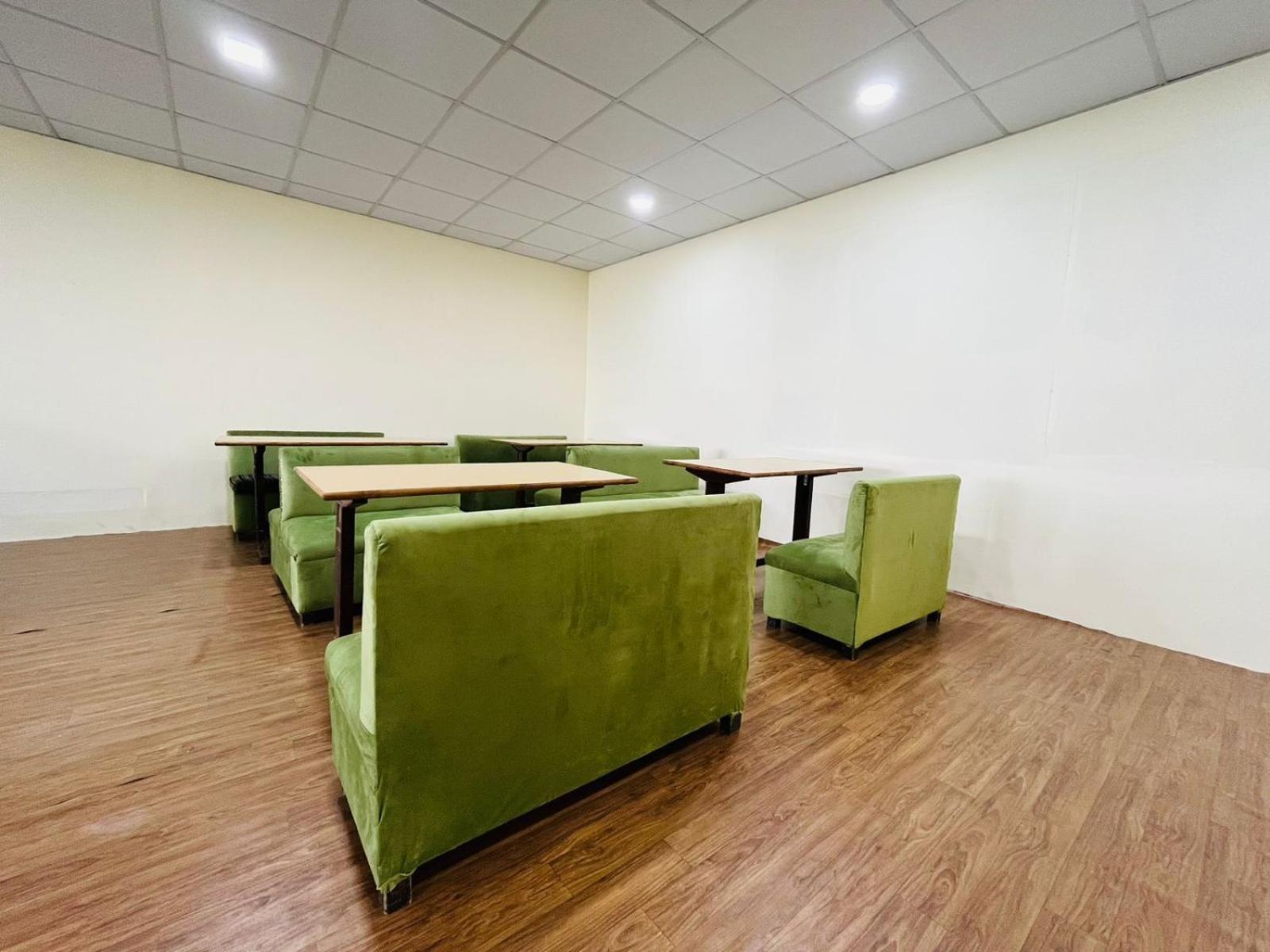 שימלה The Ashoka Inn 300Mts Walkable From Mall Road מראה חיצוני תמונה