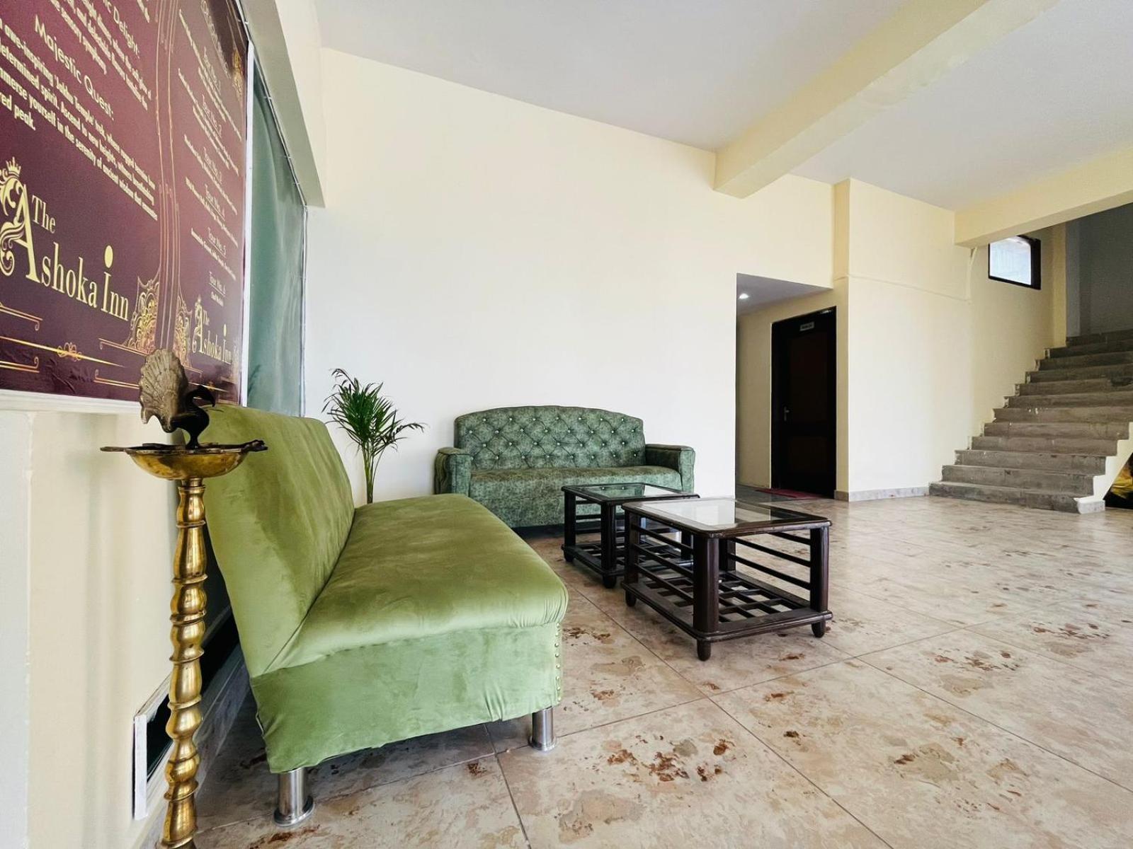 שימלה The Ashoka Inn 300Mts Walkable From Mall Road מראה חיצוני תמונה